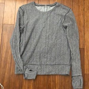 Lightweight pullover
